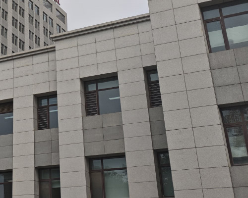 沈陽幕墻公司淺談石材幕墻的優(yōu)點(diǎn)有哪些? 沈陽幕墻公司淺談石材幕墻的優(yōu)點(diǎn)有哪些?